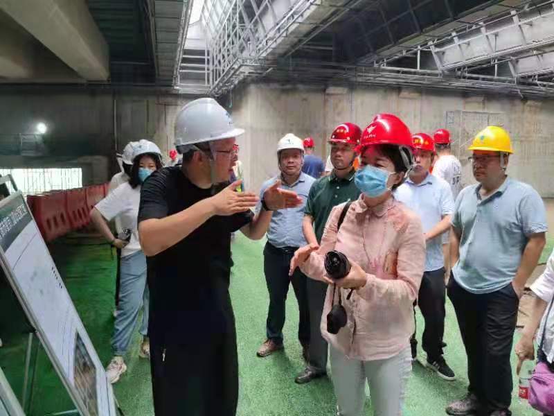 476290832.jpg 476290832.jpg